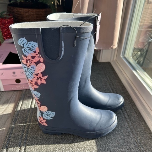 💋NEW Serra rain boots 👢 floral navy 9 - Picture 5 of 16